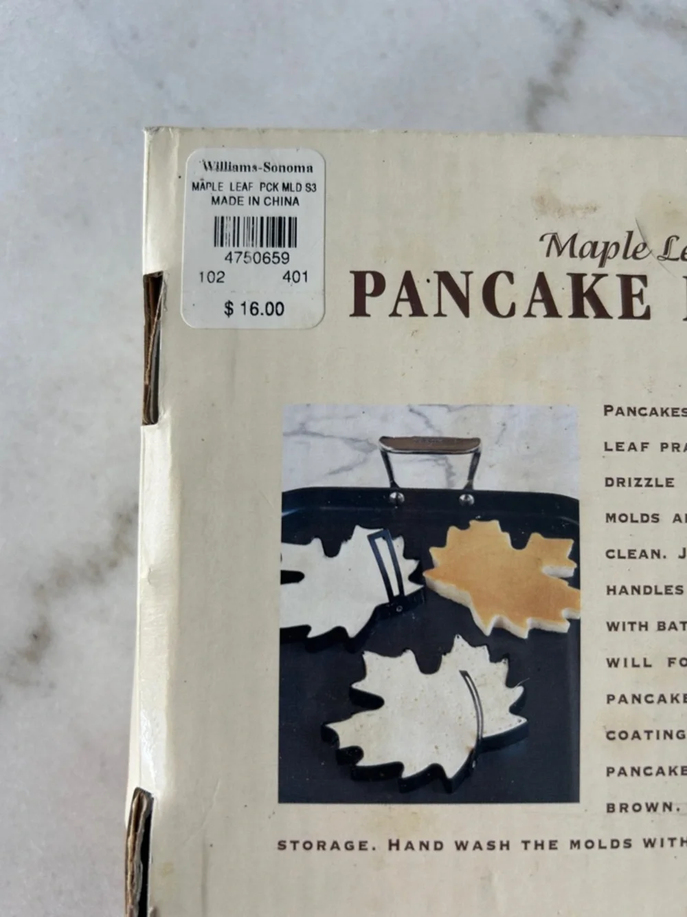 Williams Sonoma Maple Leaf Pancake Molds - Brown and Cream